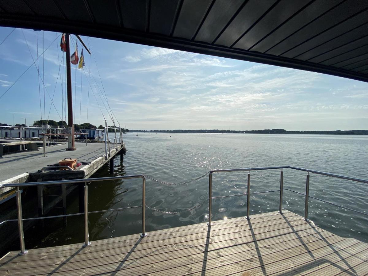 Hausboot Fjord Nordstern Mit Dachterrasse In Schleswig酒店 外观 照片